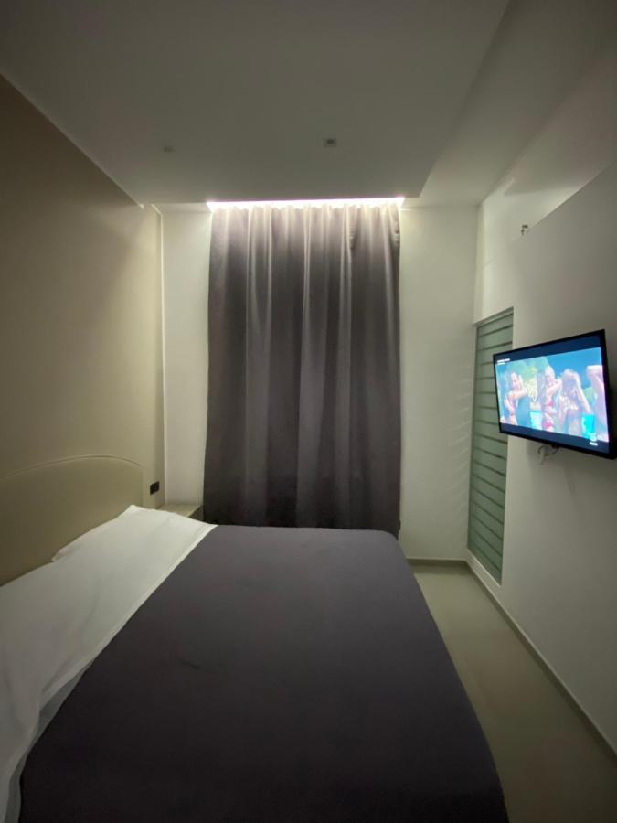 Room25Mq Cercola Luaran gambar