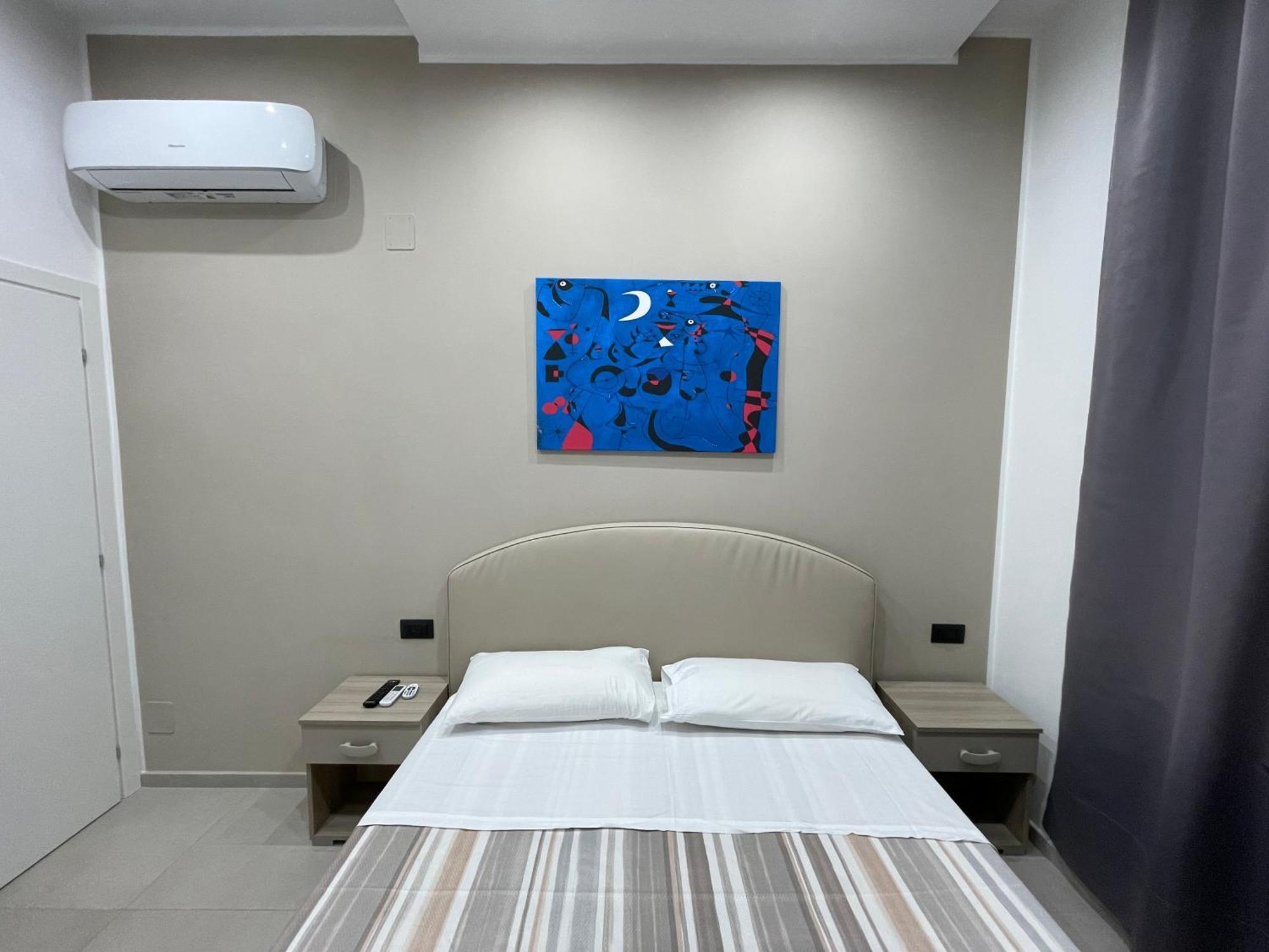 Room25Mq Cercola Luaran gambar